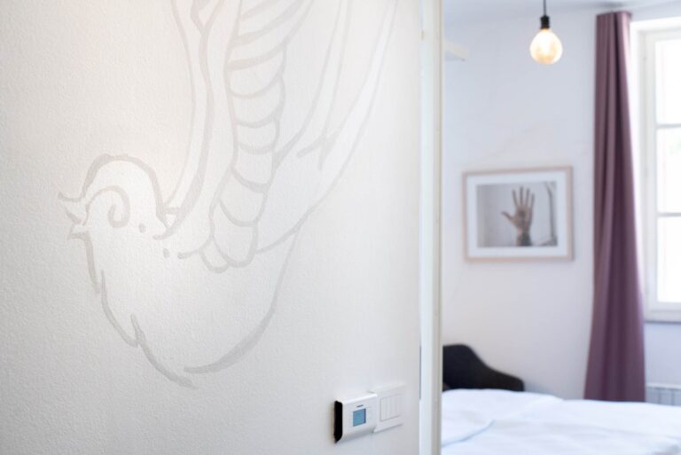 ART HOTEL TARTINI Dvoposteljna soba PLUS s pogledom na tartinijevo kvadratno ploščo brez balkona 5