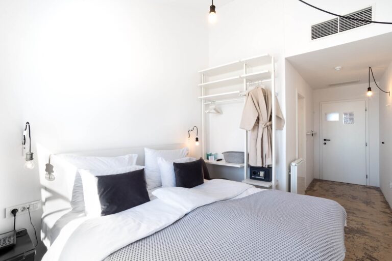 ART HOTEL TARTINI Doppelzimmer mit Meerblick und Balkon10